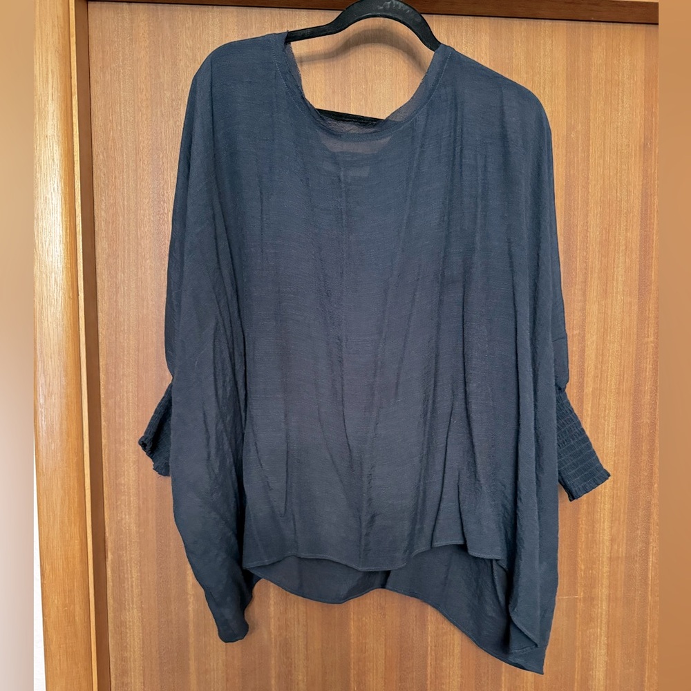 Navy blue baggie blouse, excellent condition